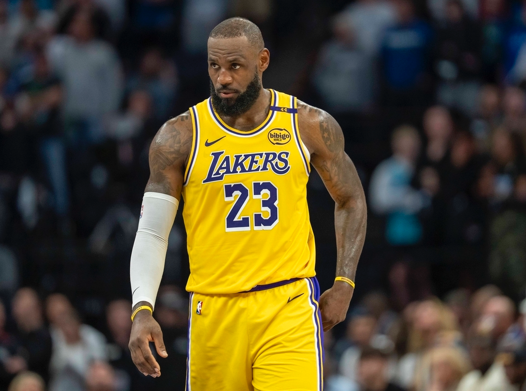 九游娱乐官方网站-ESPN造谣詹姆斯后，被珍妮·巴斯亲自打脸！还被里奇·保罗嘲讽！